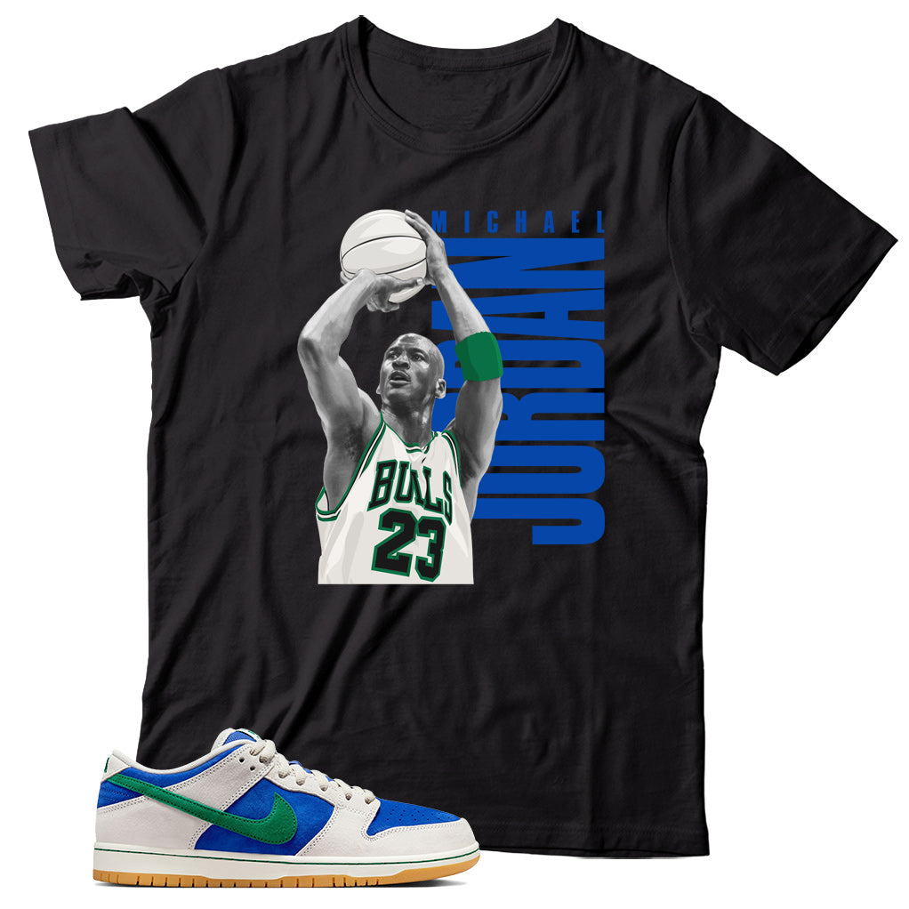 Dunk Low Hyper Royal Malachite shirt