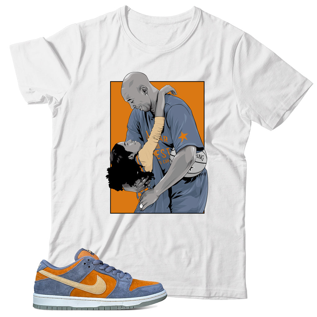 Dunk Low Light Carbon Monarch shirt