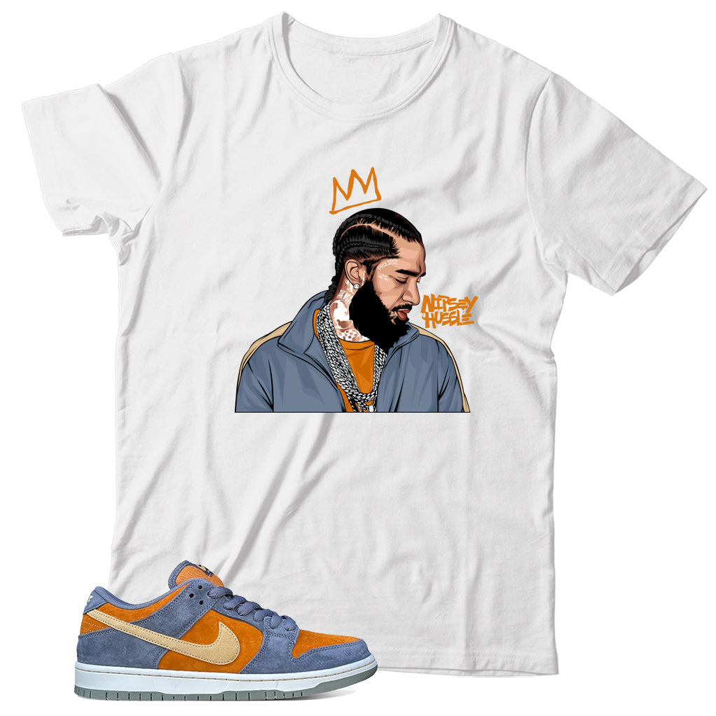 Dunk Low Light Carbon Monarch shirt